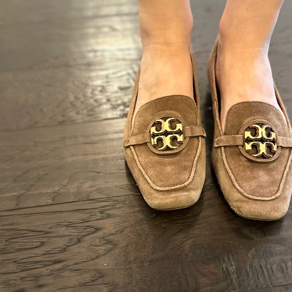 Tory Burch/ Miller Metal Logo Loafer in River Rock Taupe Suede 8,5 - Picture 5 of 6